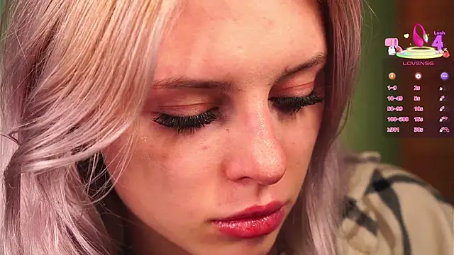 Snapshot of Nelly_Carroll chatting on September 2025 06:19:01 PM Nelly Carroll online show from September 2025 06:19:01 PM