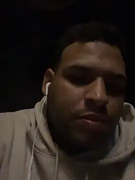 Snapshot of elverga420F chatting on October 2025 06:41:02 AM elverga420F online show from October 2025 06:41:02 AM