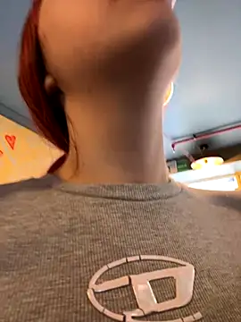 Snapshot of Paulina-Wells chatting on October 2025 09:13:01 PM Paulina-Wells online show from October 2025 09:13:01 PM