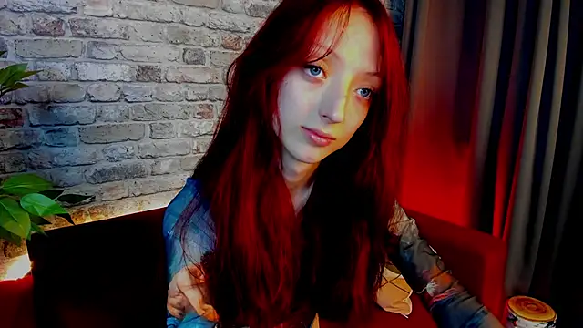 Snapshot of Daria_J chatting on September 2025 04:25:02 AM Daria J online show from September 2025 04:25:02 AM