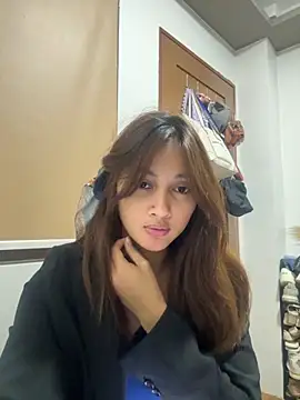 LanySylvia online show from October 2025 03:04:01 PM