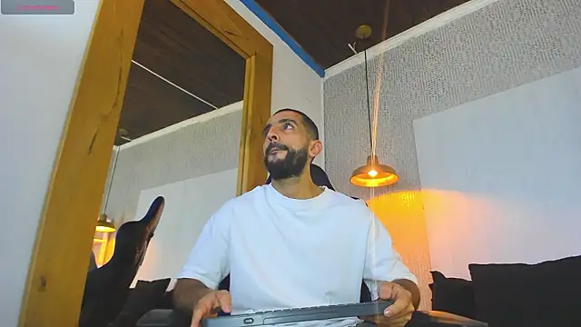 Yiyo10  online show from March 2026 08:35:02 PM