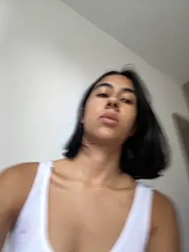 Kassie Collins online show from December 2025 03:43:01 PM