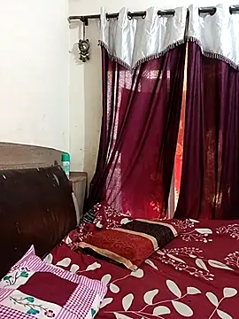 MEERAcle online show from April 2026 04:19:01 AM