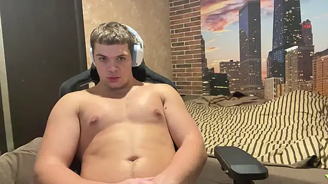 MusclePhantom online show from November 2025 10:04:02 PM