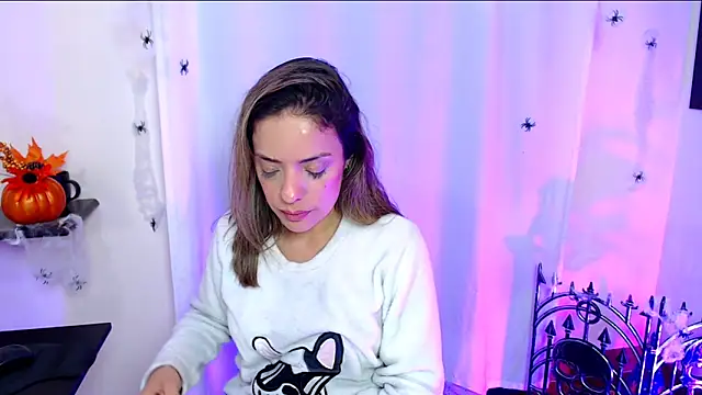 Natasha cam222 online show from October 2025 01:23:04 PM