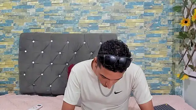 partdemonlatin666 online show from September 2025 08:19:01 PM