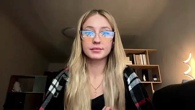 Jetta Corsacami online show from September 2025 01:32:01 PM