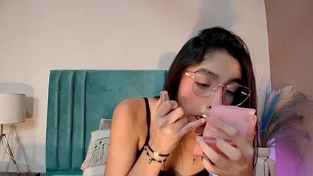 IvyJhons online show from November 2025 11:54:01 AM