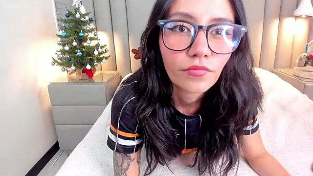 Snapshot of eviegothel_ chatting on December 2025 08:35:01 PM eviegothel online show from December 2025 08:35:01 PM