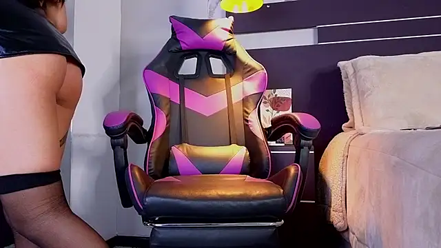 eviegothel  online show from March 2026 12:49:02 PM