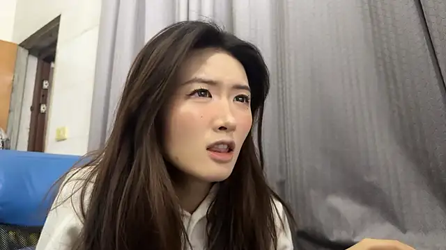 Moonlight-23 online show from November 2025 01:00:02 PM