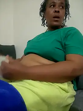 Ebonyboobsmilk online show from October 2025 05:46:01 PM