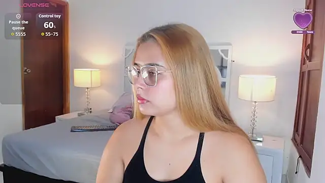 MikaelaStone online show from November 2025 11:43:02 AM