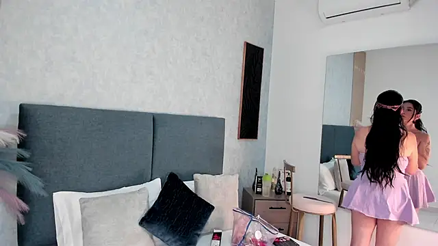 ShanelEvans online show from November 2025 06:40:01 PM