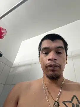 Hottdaddii online show from June 2026 05:01:02 PM