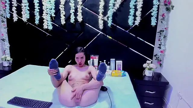 Nanis James online show from February 2026 03:23:01 AM