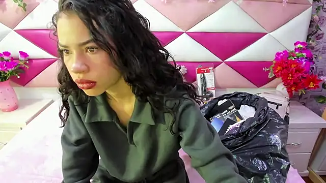 Nanis James online show from February 2026 02:44:01 AM