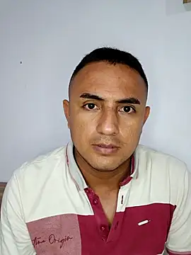 Geral Yeraldyn09 online show from September 2025 01:18:01 AM