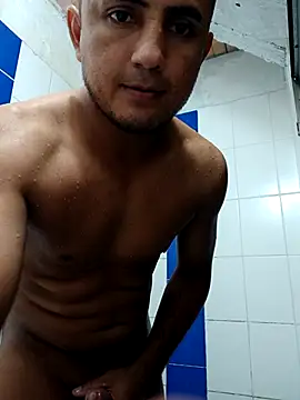 Geral Yeraldyn09 online show from November 2025 05:00:01 PM