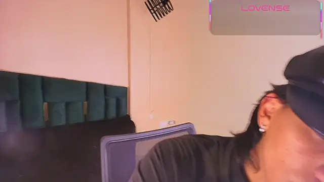 Snapshot of Dom_venena chatting on September 2025 08:09:02 PM Dom venena online show from September 2025 08:09:02 PM