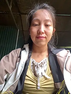 Huong-Ly online show from November 2025 01:49:02 AM