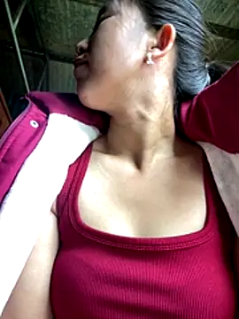 Huong-Ly online show from December 2025 03:00:02 AM