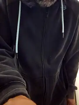 Snapshot of Stingles chatting on September 2025 09:47:02 PM Stingles online show from September 2025 09:47:02 PM