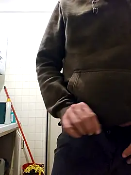 Snapshot of Stingles chatting on September 2025 06:50:02 AM Stingles online show from September 2025 06:50:02 AM