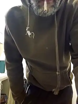 Snapshot of Stingles chatting on September 2025 07:14:02 AM Stingles online show from September 2025 07:14:02 AM