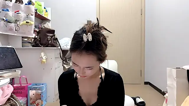 Ann-cookie online show from April 2026 04:12:01 PM