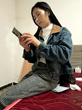 Snapshot of crhong666 chatting on October 2025 12:33:02 AM crhong666 online show from October 2025 12:33:02 AM