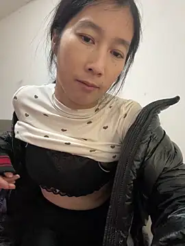 Snapshot of crhong666 chatting on December 2025 12:27:02 AM crhong666 online show from December 2025 12:27:02 AM