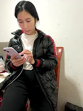 Snapshot of crhong666 chatting on December 2025 12:17:01 AM crhong666 online show from December 2025 12:17:01 AM