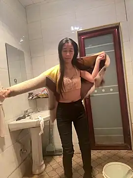 Snapshot of crhong666 chatting on January 2026 12:38:01 AM crhong666 online show from January 2026 12:38:01 AM