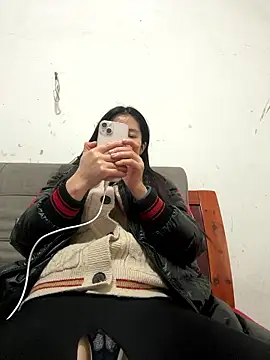 crhong666 online show from January 2026 12:38:01 AM