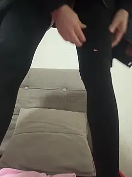 Snapshot of crhong666 chatting on February 2026 12:42:02 AM crhong666 online show from February 2026 12:42:02 AM