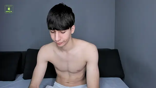 Snapshot of Quentin_Blake chatting on March 2026 06:32:01 AM Quentin Blake online show from March 2026 06:32:01 AM