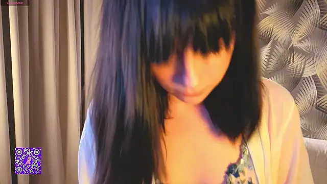 Snapshot of Honeey_Beee chatting on September 2025 07:02:02 PM Honeey Beee online show from September 2025 07:02:02 PM