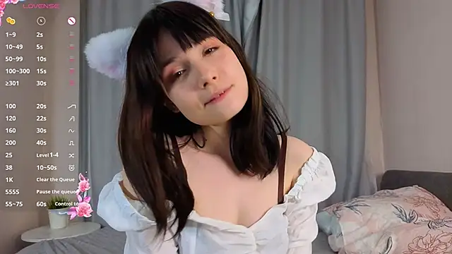 Snapshot of Honeey_Beee chatting on October 2025 04:07:02 PM Honeey Beee online show from October 2025 04:07:02 PM