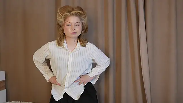 Stella Vanila online show from October 2025 01:14:01 AM