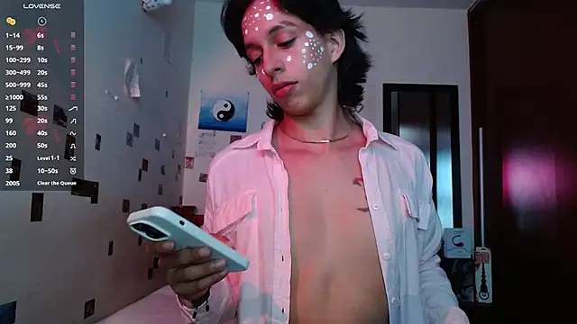 DannyPhantom555 online show from October 2025 06:53:01 PM