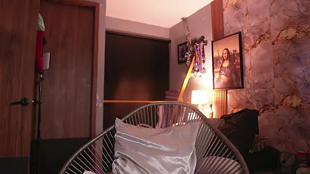 hannachris- online show from December 2025 11:10:01 PM