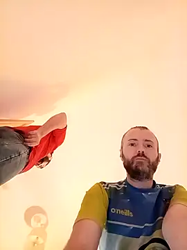 Snapshot of Big_Bi_Cub chatting on October 2025 06:16:02 AM Big Bi Cub online show from October 2025 06:16:02 AM