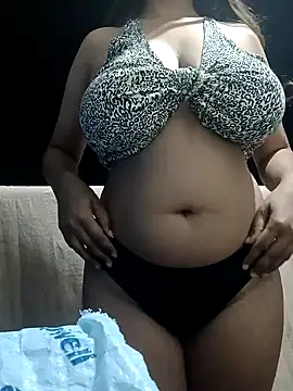 Hott Muskan online show from December 2025 06:34:02 PM