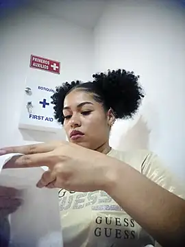 delaylacruz online show from November 2025 12:55:02 AM