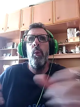 Snapshot of gigolobcn chatting on May 2026 01:05:02 PM gigolobcn online show from May 2026 01:05:02 PM