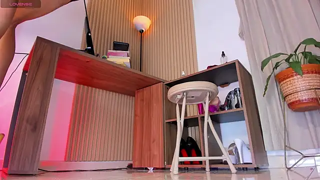 Snapshot of Anastacia_lestrange chatting on June 2026 01:43:02 AM Anastacia lestrange online show from June 2026 01:43:02 AM