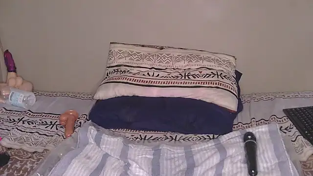 CherieBlushX online show from April 2026 06:05:02 PM