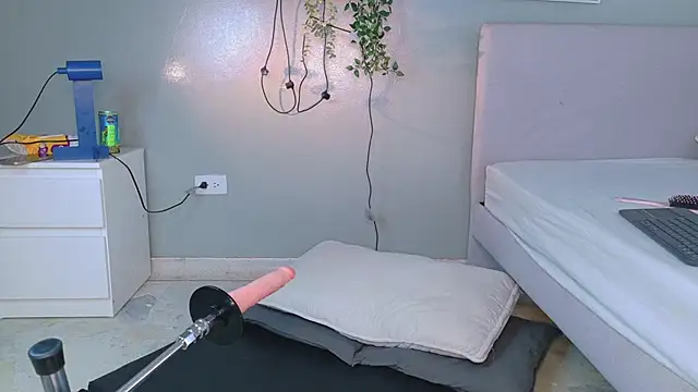 Nickifox   online show from January 2026 09:20:02 PM